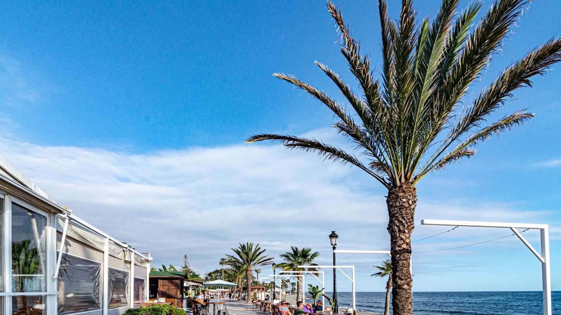 Lovely And Spacious 3-Bedroom Apartment, 150M Walk To The Beach Marbella Apartman