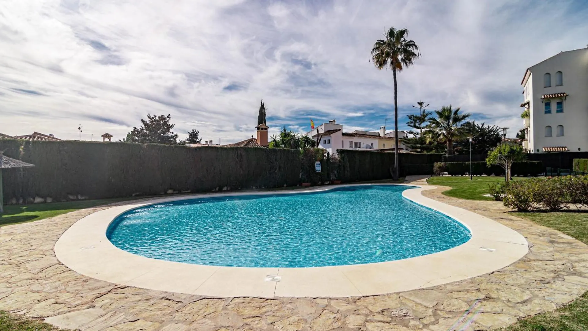 Διαμέρισμα Lovely And Spacious 3-Bedroom Apartment, 150M Walk To The Beach Μαρμπέλλα Ισπανία