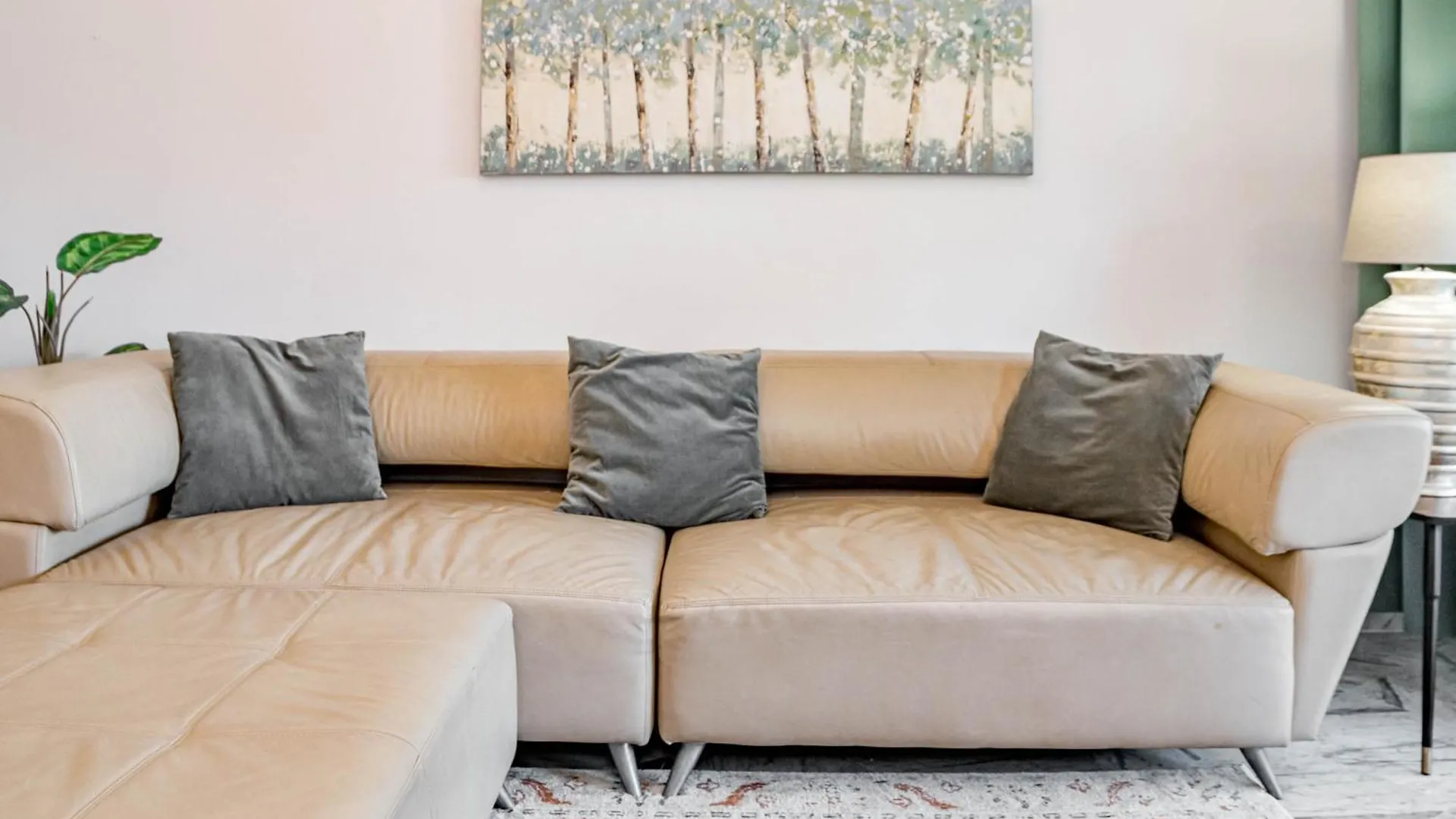 Appartement Lovely And Spacious 3-Bedroom Apartment, 150M Walk To The Beach Marbellac