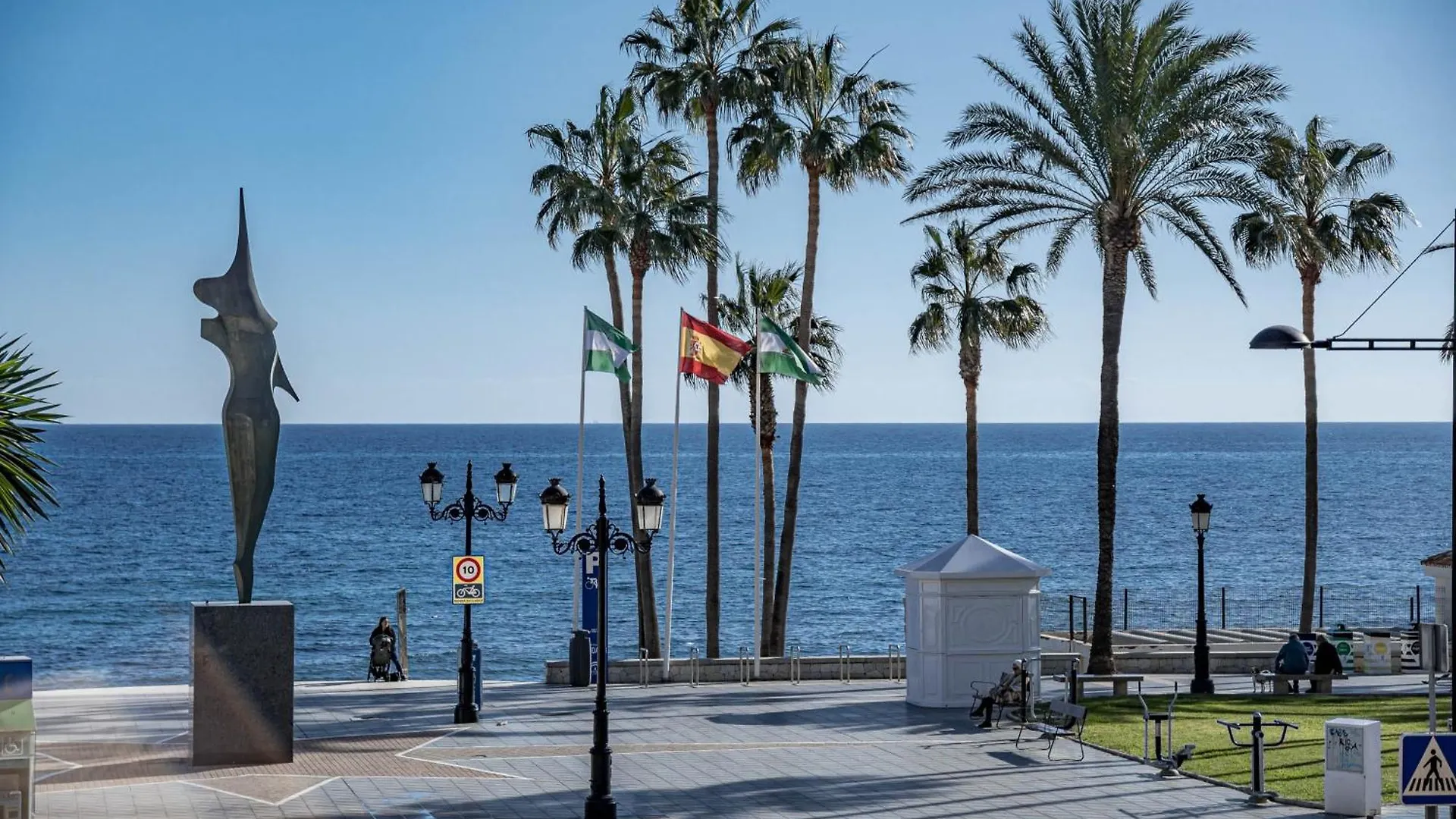 Lovely And Spacious 3-Bedroom Apartment, 150M Walk To The Beach Marbellac Espagne